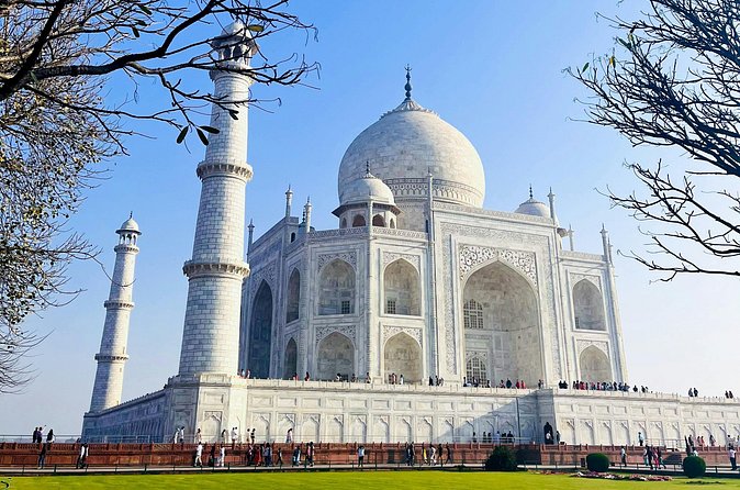 2-Day Private Tour to The Taj Mahal and Agra from Jaipur - The Agra carpet and marble inlay stop