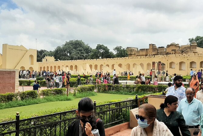 2 Days Private tour of Jaipur with Amber Fort and City Palace - Hawa Mahal: a brief look at Jaipur’s famous facade