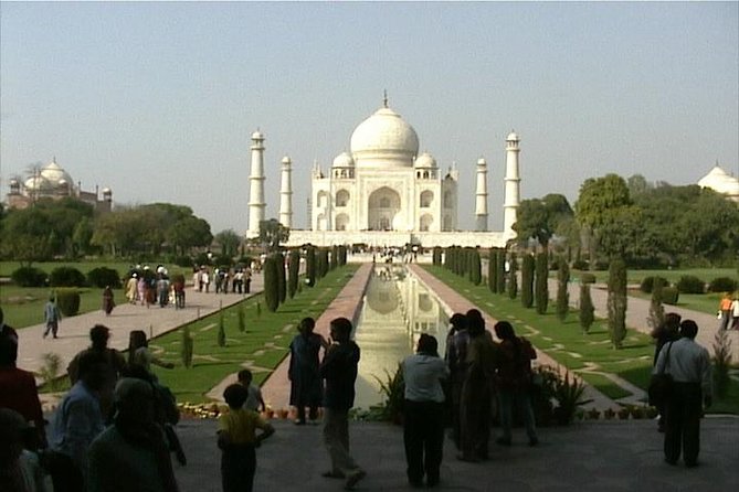 3-Day Ranthambhore Tiger Safari Tour from Jaipur to Agra ending in Delhi - Agra Fort and the shopping stop