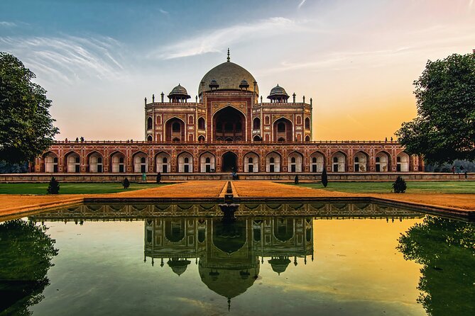 3-Days Golden Triangle's Private Tour - Day one: Old Delhi, monuments, and the road to Agra