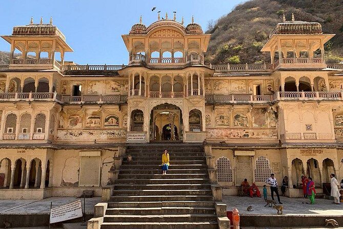7 Days Private Luxury Heritage Rajasthan Tour from Jaipur - Day 4: Udaipur by boat, palace, and temple
