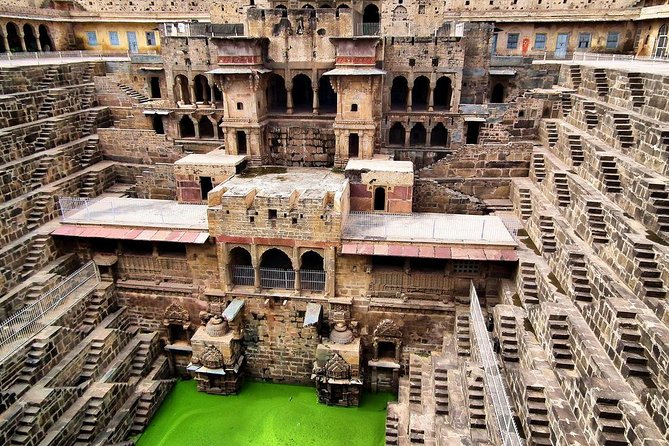 Abhaneri & Fatehpur Sikri Tour From Jaipur with Agra Drop - The guide question at Fatehpur Sikri