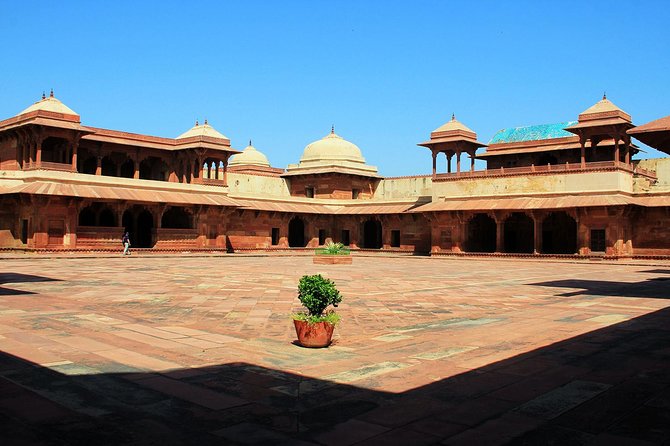 Affordable transfer from Jaipur to Agra via Fatehpur Sikri - Who should book this transfer?