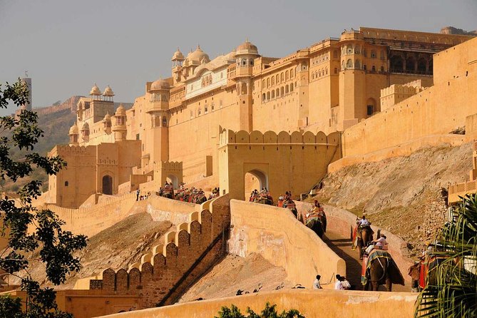 All Inclusive Private Jaipur City Tour with 5-star Lunch & Guide - A full Jaipur day with a private car
