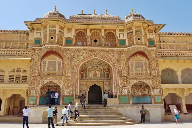 Aravali Exotic Hiking, Yoga with Breakfast - Old shrines, havelis, and a broken fort wall