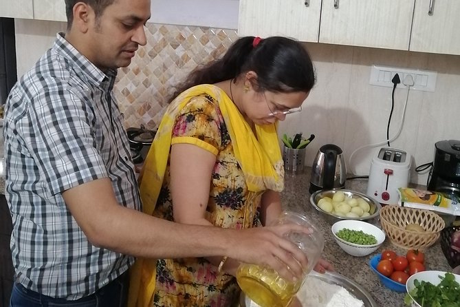 Authentic Samosa & Masala Chai making Class - Cooking Indian snacks inside a Jaipur home