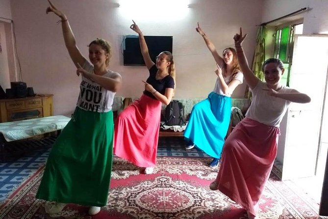 Bollywood Dance Class in Jaipur – Includes Hotel Transfers - The rooftop setting and the final video