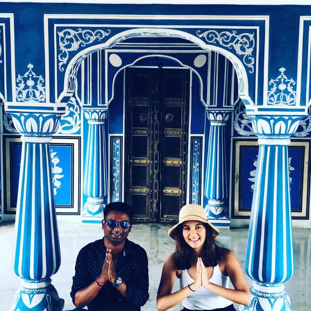 Book Govt. Approved Tour Guide for Jaipur City Tour - Panna Meena ka Kund and the stepwell pause