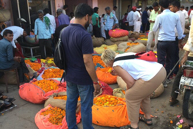 Cultural Walk and Food Tasting In Jaipur - Starting at Golcha Cinema near Bapu Bazar