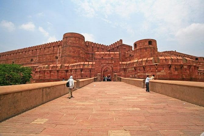 Day Trip to The Taj Mahal and Agra with Fatehpur Sikri from Jaipur - Leaving Jaipur at 6am