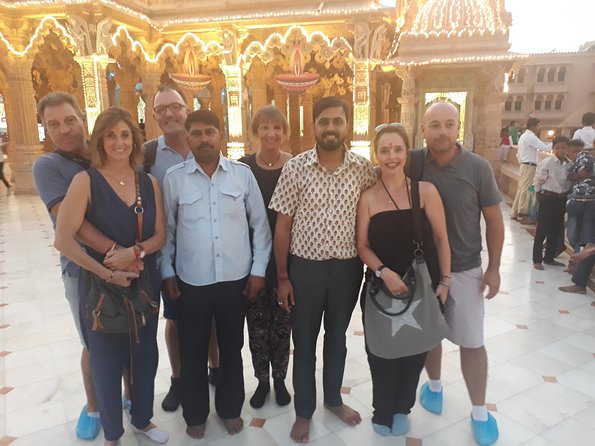Exclusive 1-day Jaipur tour with High End SUV - Starting at City Palace with Jaipur’s royal story