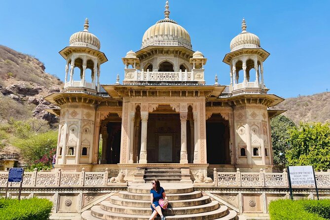 Explore Full Day Jaipur Guided Tour by Car with Guide - Royal Gaitor offers a quieter royal setting