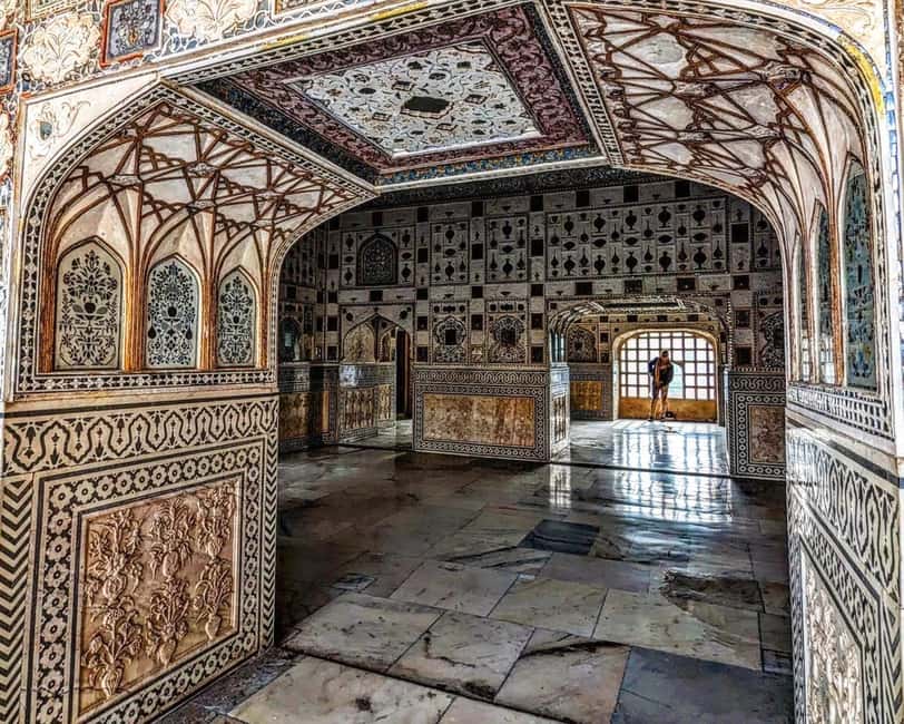 Feel Jaipur Like a Local with Guide & Old City Heritage Walk - Thirty minutes in the Pink City