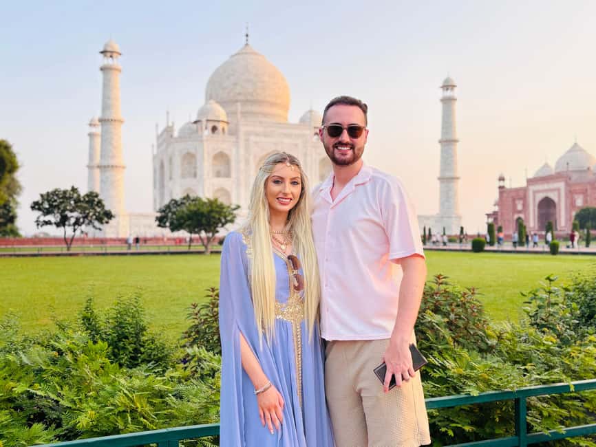 From Delhi: 6-Day Golden Triangle Tour with Ranthambore - Day one: Old Delhi, New Delhi, and the road to Agra