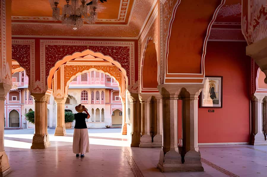 From Delhi: Jaipur Sightseeing Day Tour with Hotel Pickup - City Palace: royal rooms and museum collections