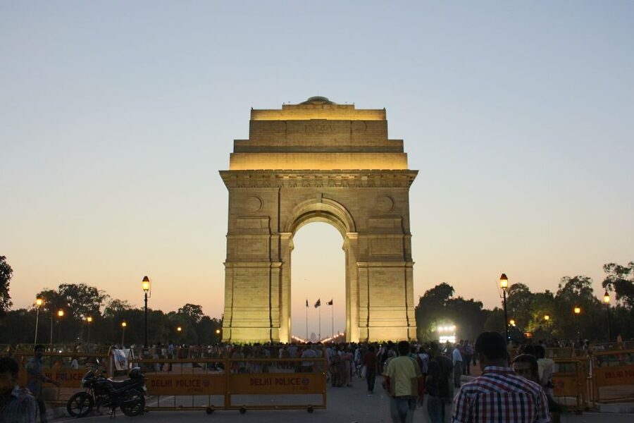 From Delhi: Private 5-Day Golden Triangle Tour - Day 4: Amber Fort, Hawa Mahal, and Jaipur’s royal center