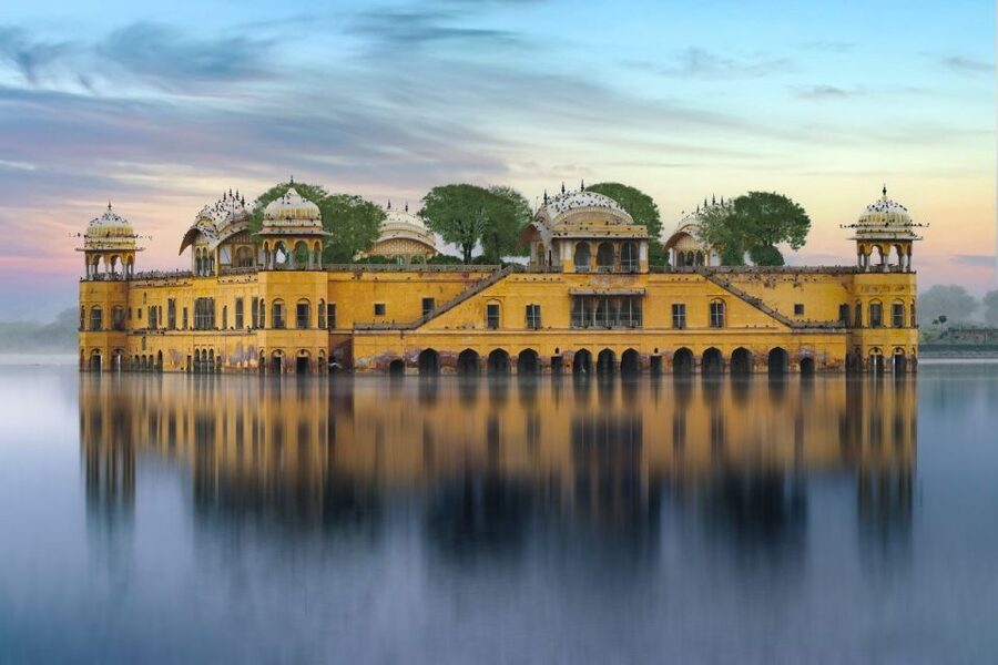 From Delhi: Private Jaipur & Amber Fort Guided Tour by Car - The private car, guide, and pace