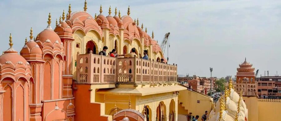 From Jaipur: Private Amber Fort, Jal Mahal and More Car Tour - City Palace and Chandra Mahal