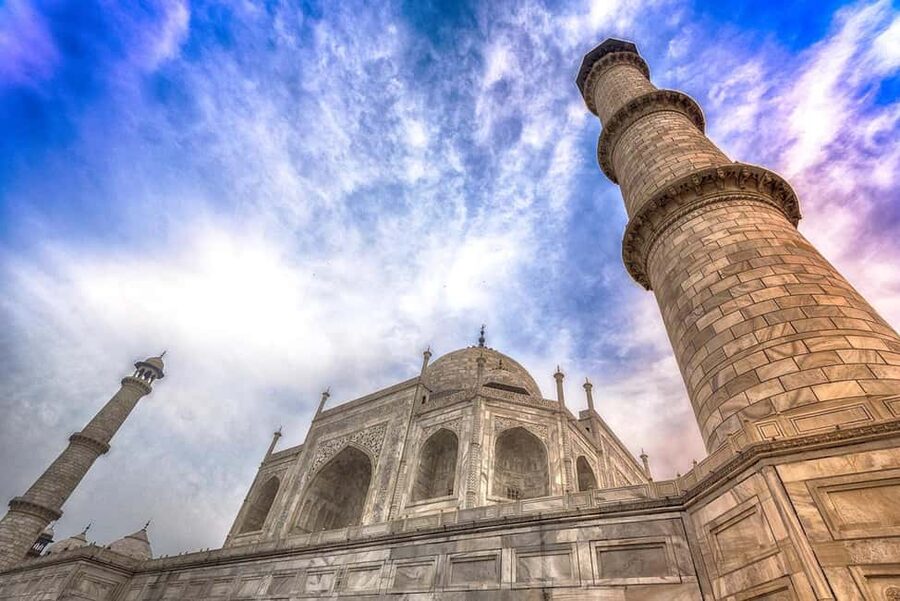From Jaipur: Same Day Taj Mahal Tour with Fatehpur Sikri - Seeing the Taj Mahal with a local guide