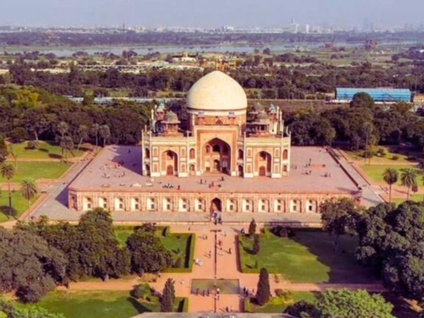 From Jaipur: Taj Mahal, Agra Fort, Baby Taj Day Trip by Car - The Car and Chauffeur Make the Distance Manageable
