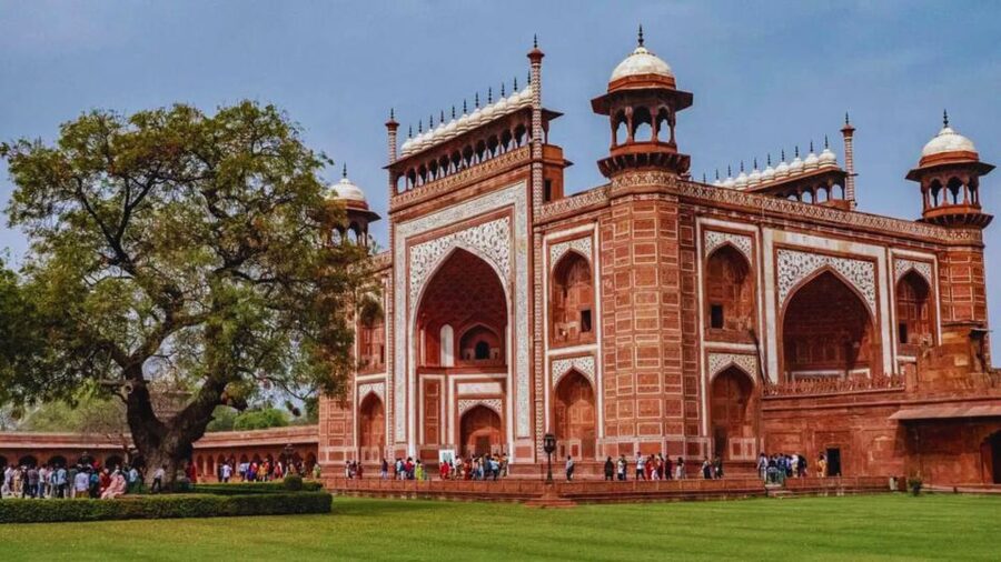 From Jaipur: Taj Mahal, Agra Fort, Baby Taj Day Trip by Car - Shopping Can Add Interest or Cost You Time