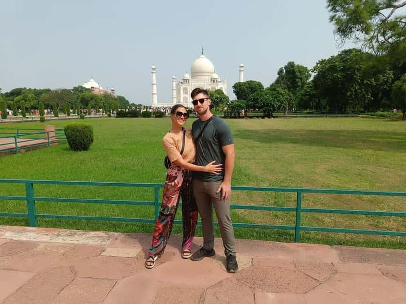 From Jaipur: Taj Mahal & Agra Private Guided Day Tour - Buffet lunch at the Courtyard by Marriott Agra