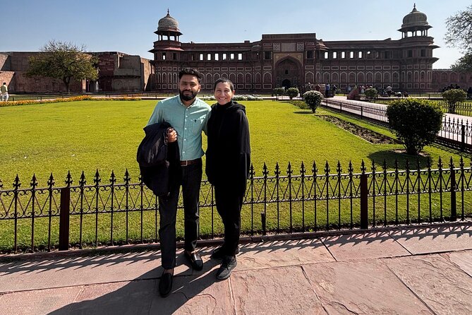 From Jaipur: Taj Mahal & Agra Tour with Transfer to Delhi by Car - A smart way to connect Jaipur, Agra, and Delhi