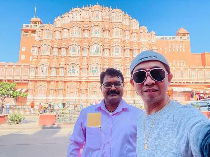 From New Delhi: Jaipur Guided City Tour with Hotel Pickup - Amber Fort and the hilltop start