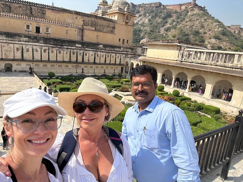 From New Delhi: Jaipur Guided City Tour with Hotel Pickup - Hawa Mahal and the final Jaipur highlight
