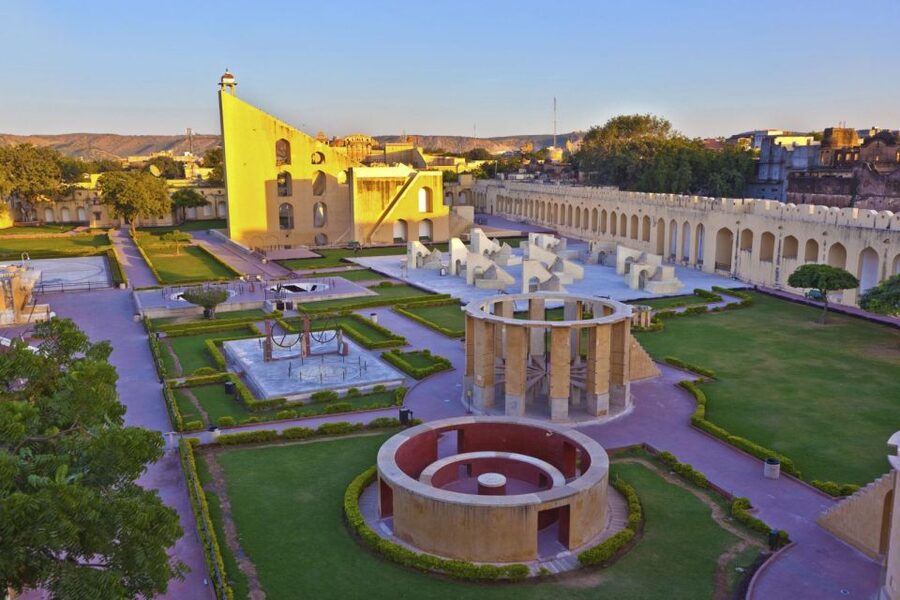 From New Delhi: Jaipur Tour by Fast Train or by Private Car - Hawa Mahal is best understood from its famous facade