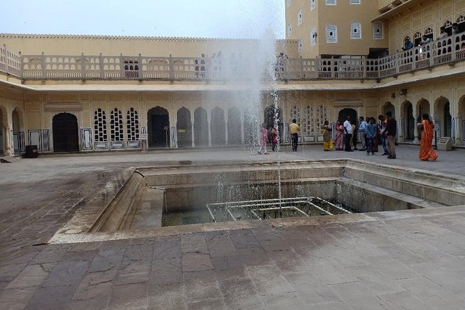 Full-Day Jaipur City Sightseeing Private Tour - Jal Mahal is a quick lakefront pause