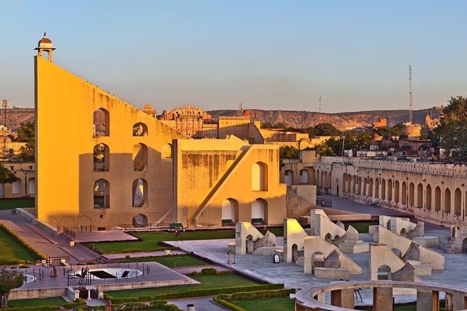Full-Day Jaipur Private Sightseeing Tour by Car with Guide - A practical way to see Jaipur in one long day