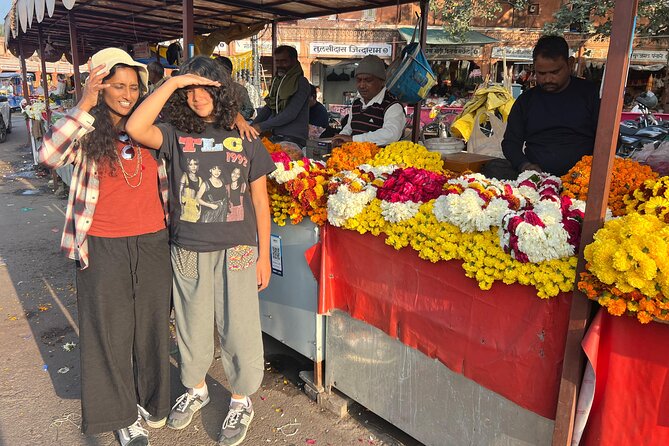 Guided Jaipur Heritage & Food Walk with Shopping - A quiet temple stop adds a different side of Jaipur