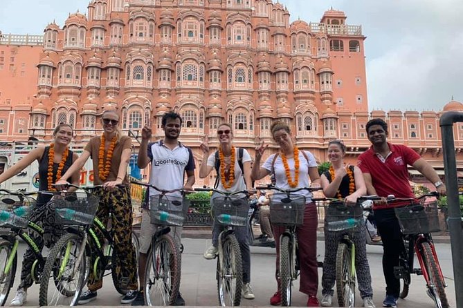 I Bike Inside Jaipur - Hawa Mahal and the first Pink City views