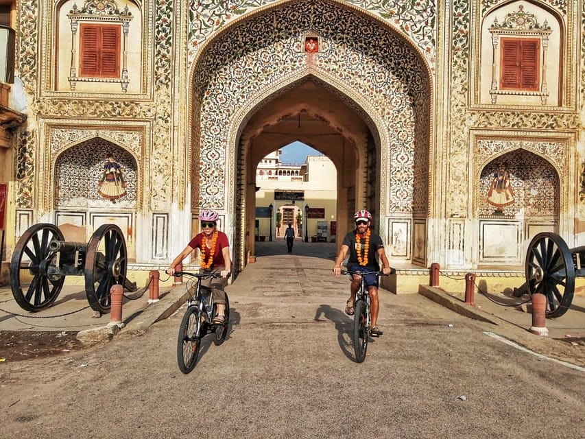 Jaipur: 3-Hour Morning Bike Tour of Jaipur Old City - Starting before sunrise in Jaipur’s Old City