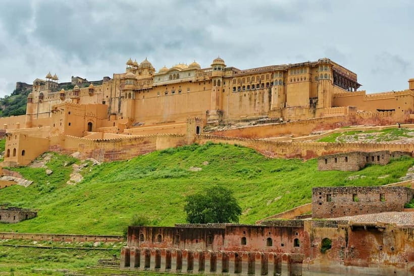 Jaipur: 4 Hours Nahargarh and Jaigarh Forts Tuk-Tuk Tour - Jaigarh Fort and the Jaivana cannon