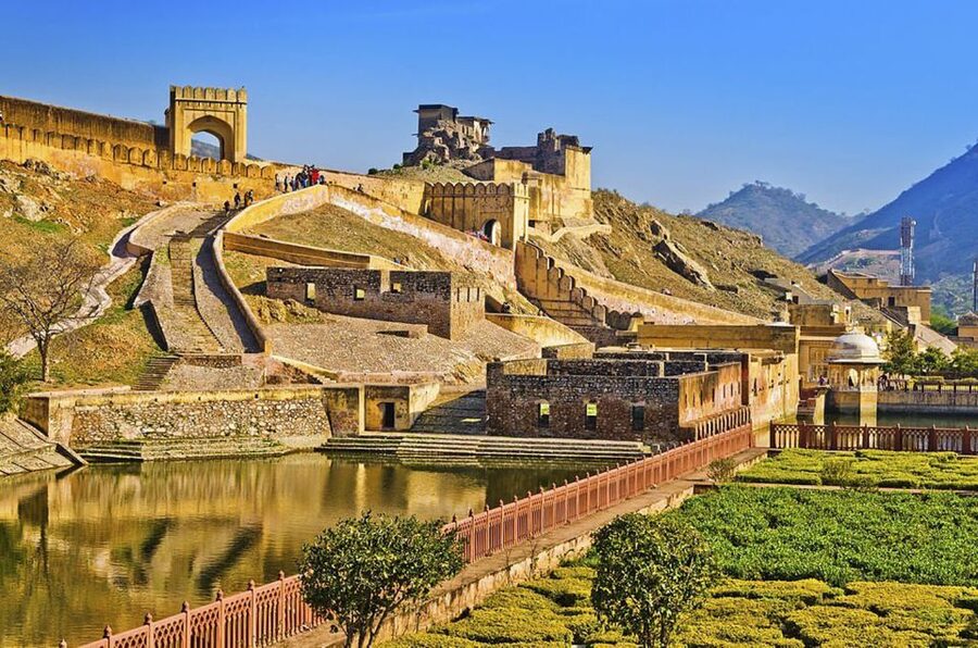 Jaipur: Amber Fort, Jal Mahal and Hawa Mahal Private Tour - City Palace: two hours for Jaipur’s royal center
