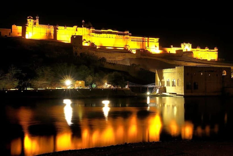 Jaipur: Amber Fort Light & Sound Show with Dinner - Amber Fort after dark