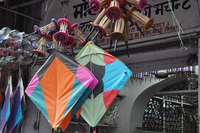 Jaipur Bazaar & Food Walking Tour - Hearing family stories and local customs
