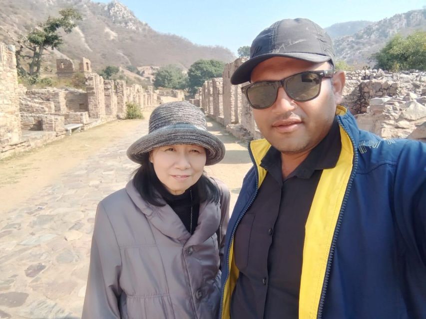 Jaipur: Chand Baori & Bhangarh Fort tour - All Inclusive - What the private transport adds