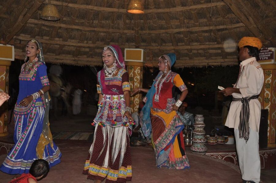Jaipur: Chokhi Dhani Local Village Experience - Entering the village-style cultural setting