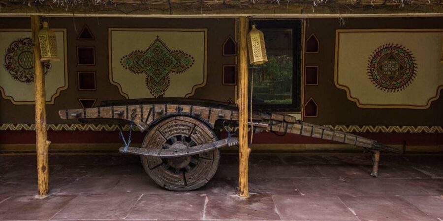 Jaipur: Chokhi Dhani with Private Transportation and Dinner - Walking among huts and rural designs