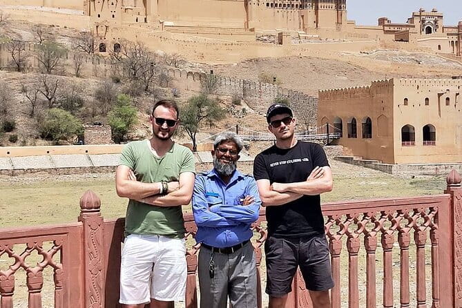 Jaipur City Full Day Visit and Sightseeing Private Tour - Hawa Mahal: the famous pink facade