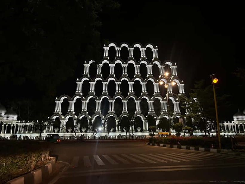 Jaipur: City Night Tour with Patrika Gate & Masala Chowk Tea - Masala Chowk and the value of a tea break