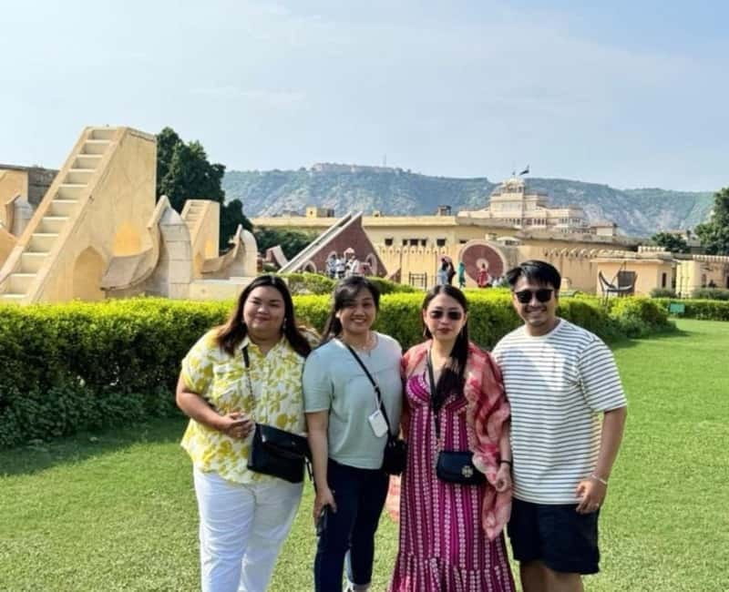 Jaipur: City Sightseeing Private Full-Day Guided Tour - City Palace, a look at Jaipur’s royal center