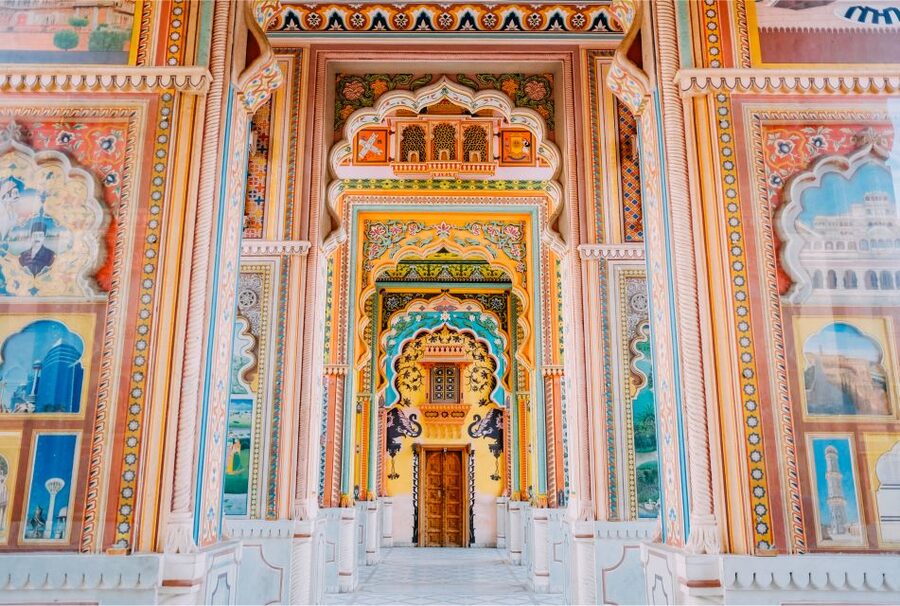 Jaipur City Tour: City Palace, Jantar, Hawa & Jal Mahal - City Palace: two hours inside Jaipur’s royal center