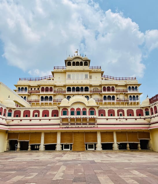 Jaipur: City Tour Full-Day Sightseeing with Guide - Panna Meena ka Kund and the road to Amer