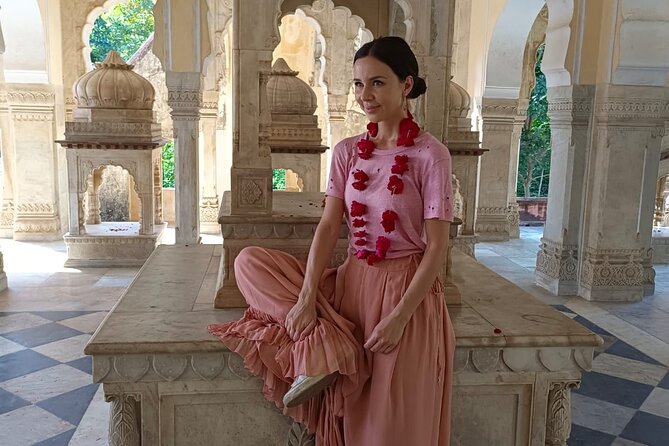 Jaipur City Tour with Traditional Flower Market Visit - Amer and Panna Meena Ka Kund