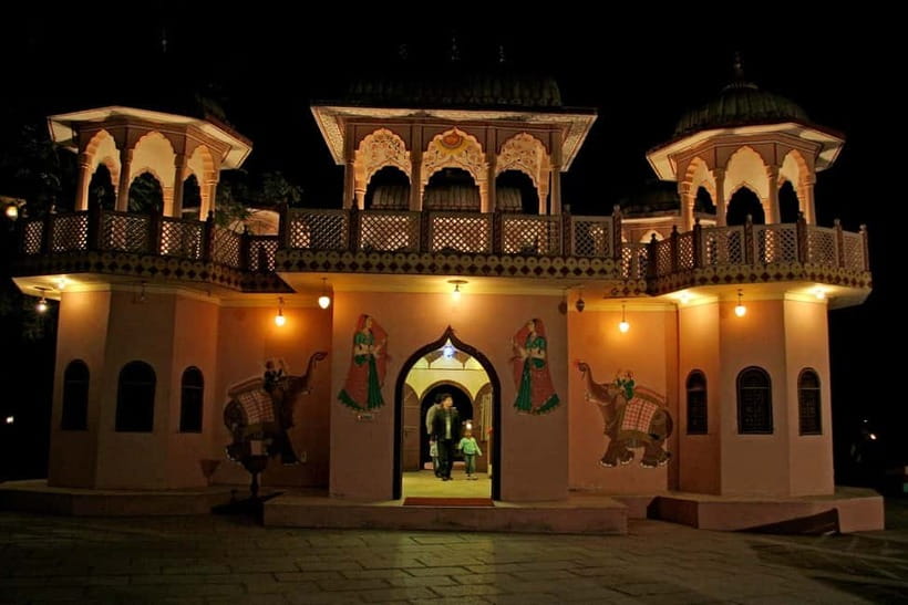 Jaipur: Cultural Evening Tour & Dinner at Chokhi Dhani - Is $37 a fair price?