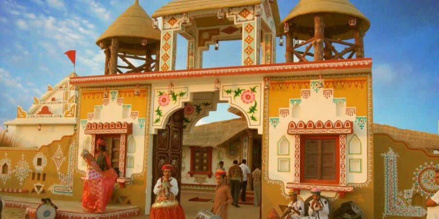 Jaipur: Cultural Evening Tour & Dinner at Chokhi Dhani - Who should book this Jaipur evening